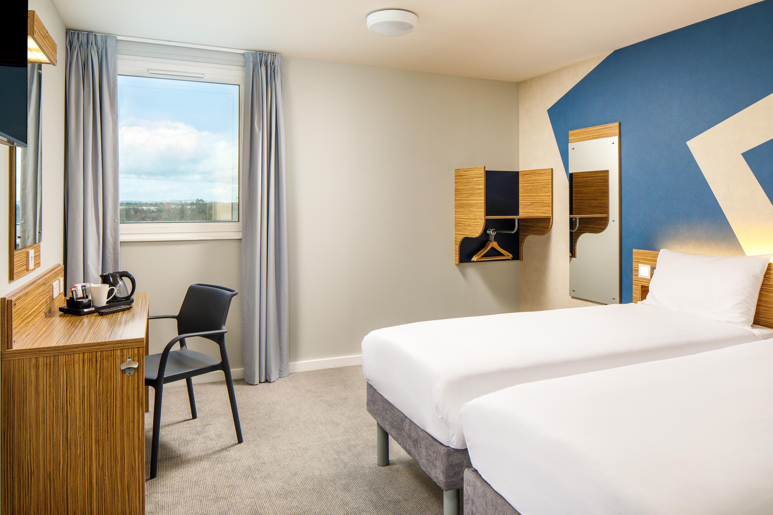 Ibis Budget London Heathrow Central Cranford 외부 사진