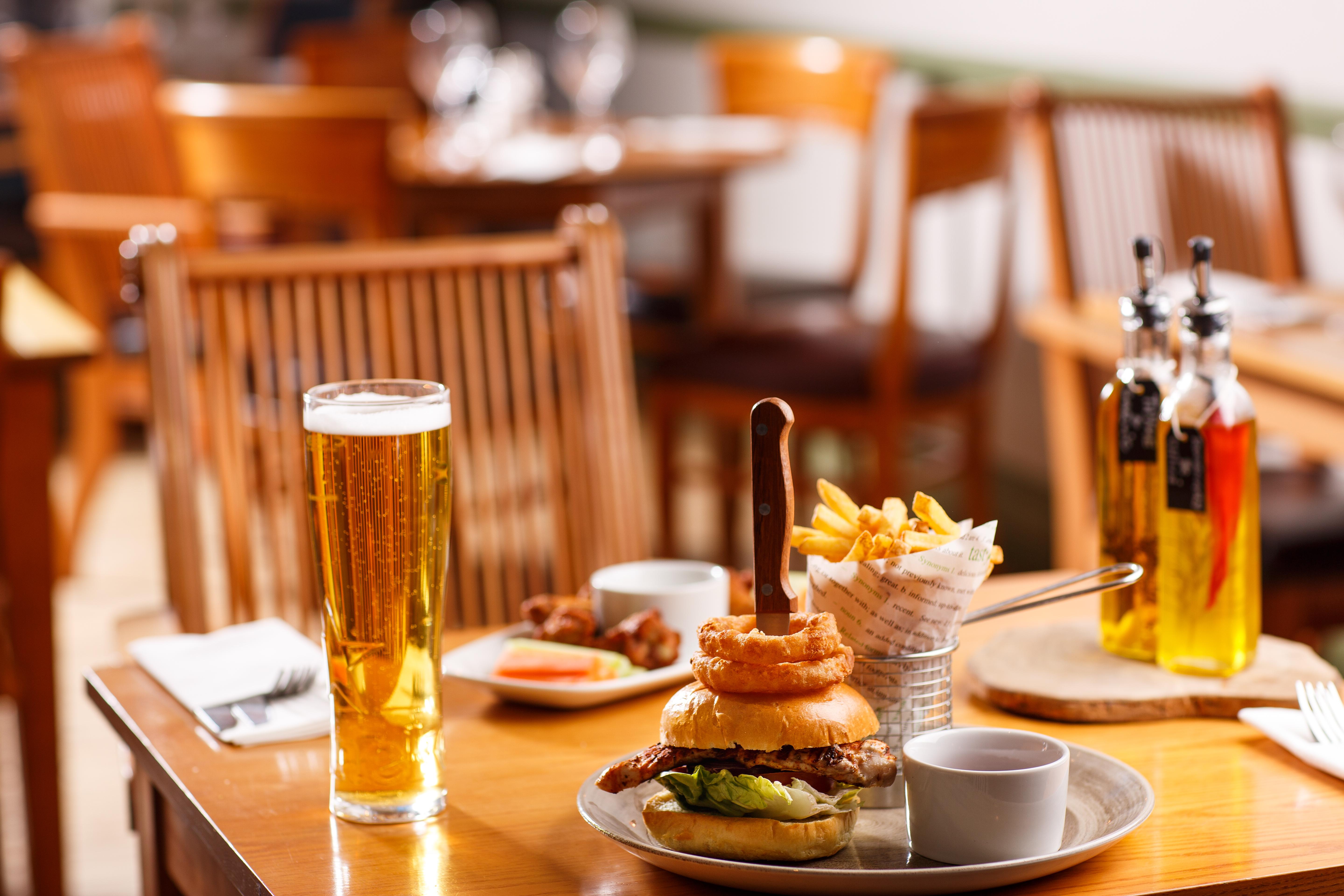 Ibis Budget London Heathrow Central Cranford 외부 사진