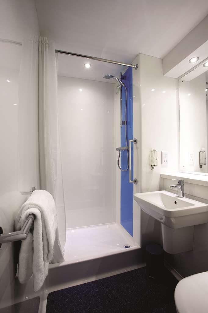Ibis Budget London Heathrow Central Cranford 객실 사진
