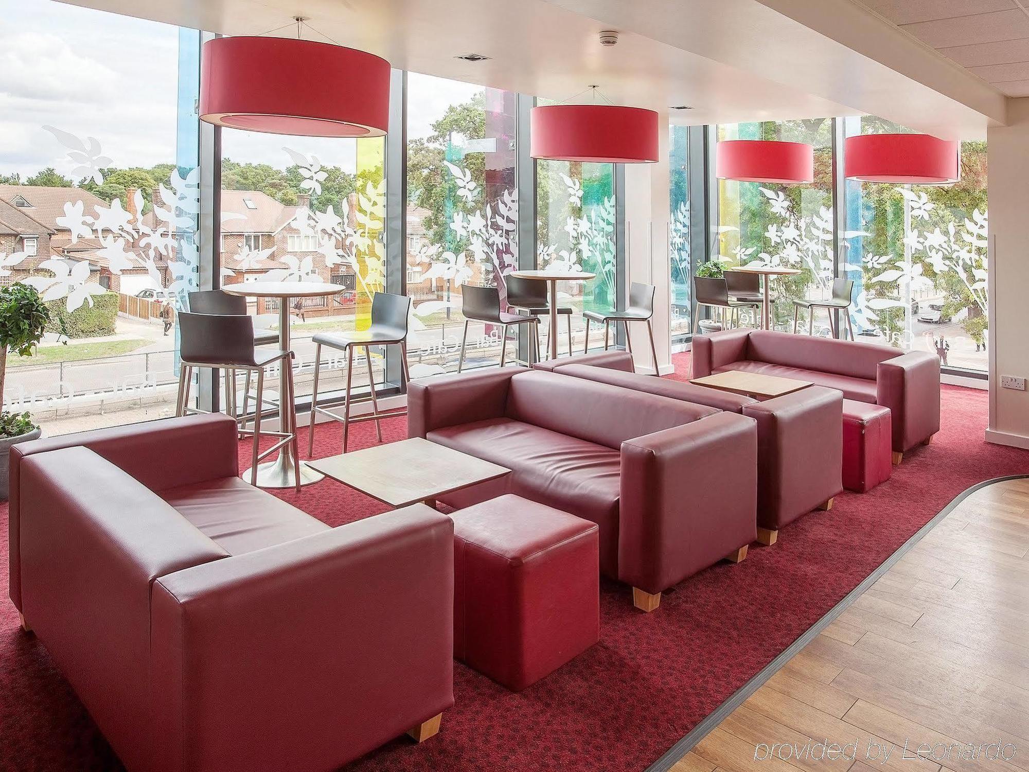 Ibis Budget London Heathrow Central Cranford 외부 사진