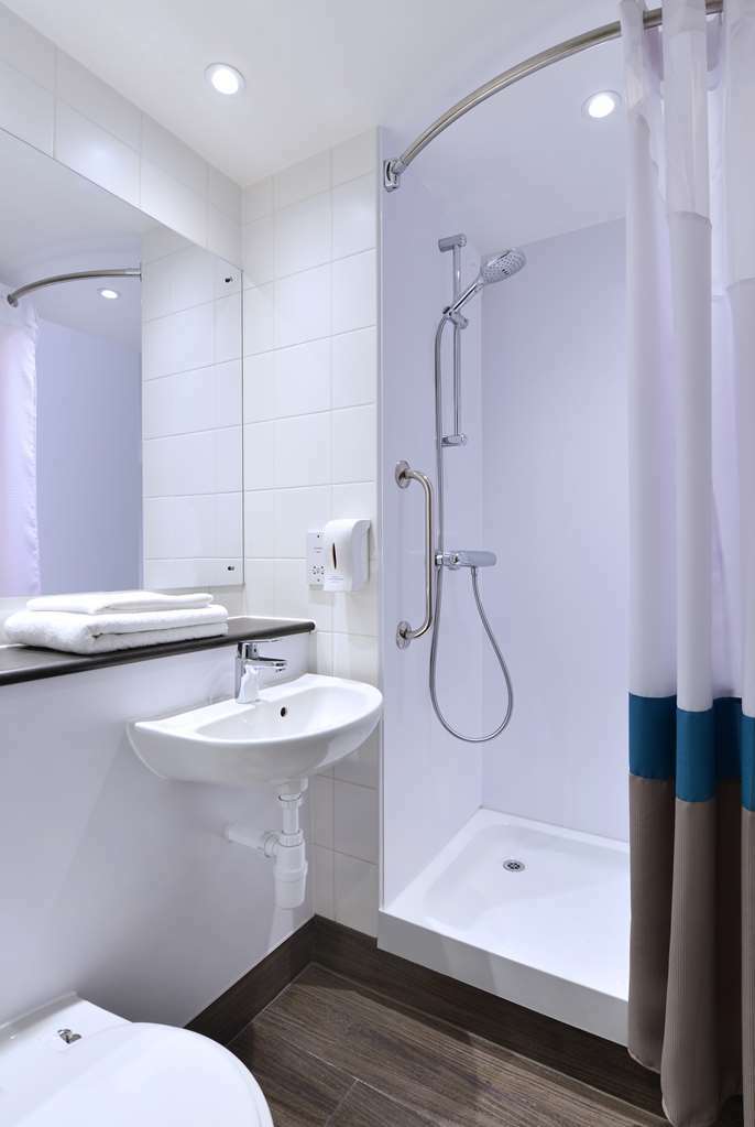Ibis Budget London Heathrow Central Cranford 객실 사진